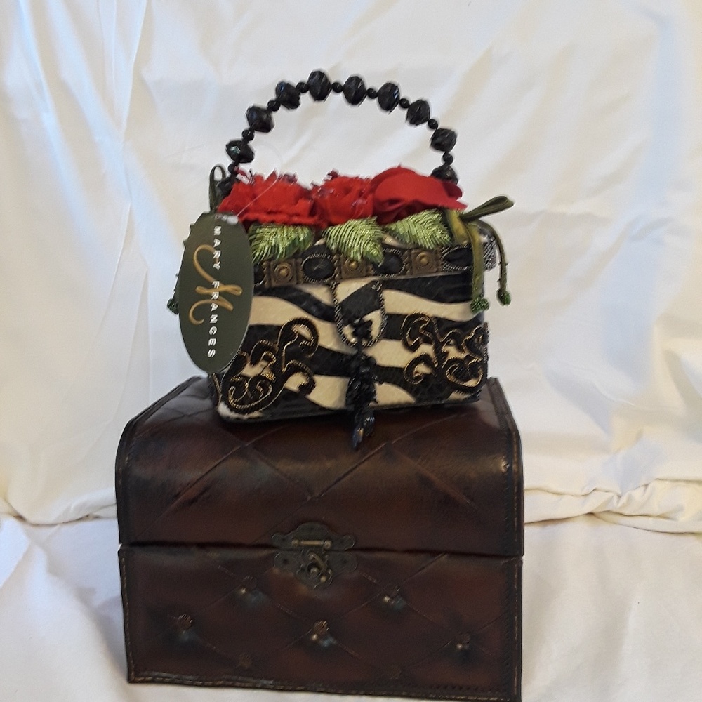 Mary Frances Clutch